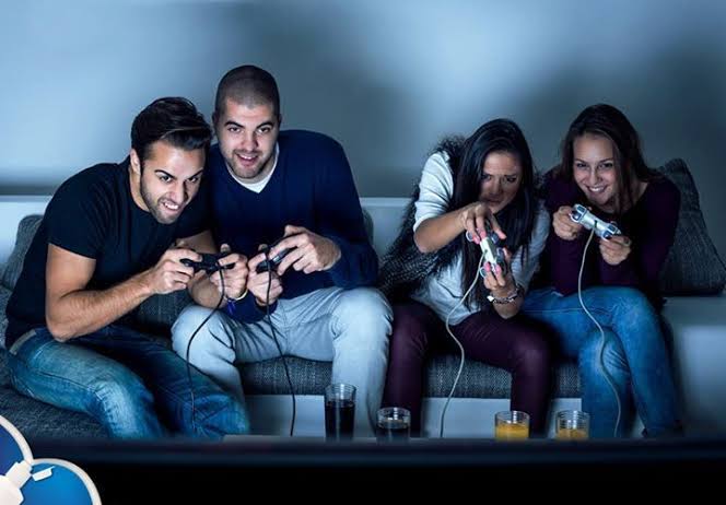 Keseruan Bermain Game Bersama Teman